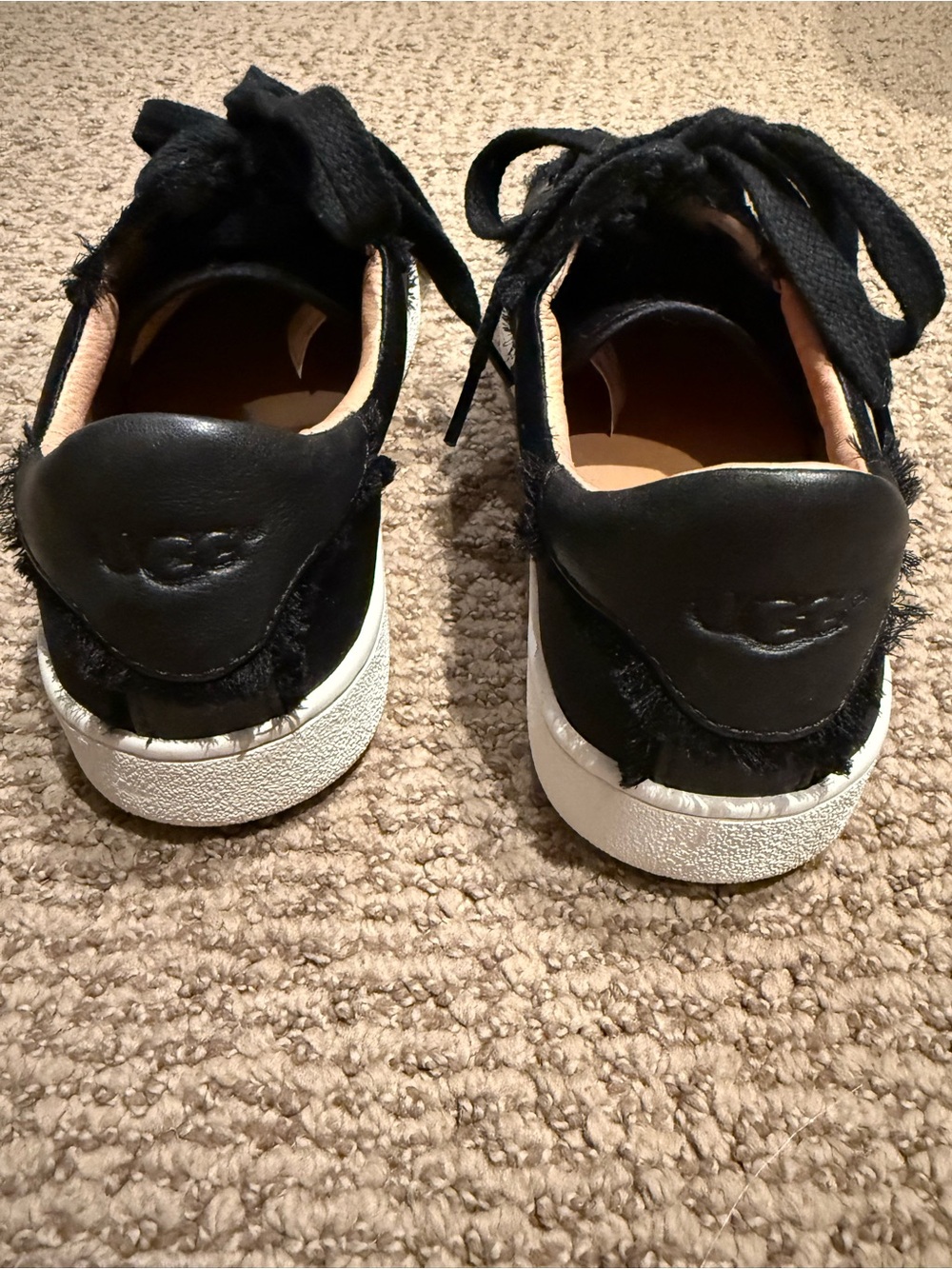 New UGG Milo Black Low-Top Women's Sneakers - Picture 5 of 6
